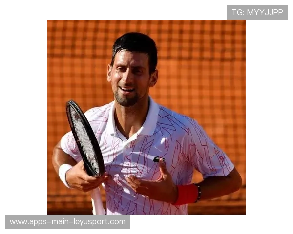 乔科维奇连续使用切球战术稳住局面