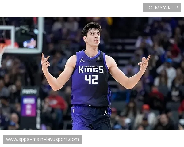 国王外线精准，球队火力稳定，国王队内线